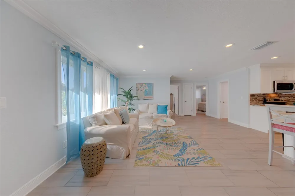 196 OVERBROOK DRIVE E Largo, FL 33770