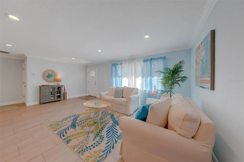 196 OVERBROOK DRIVE E Largo, FL 33770