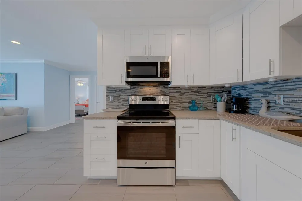 196 OVERBROOK DRIVE E Largo, FL 33770