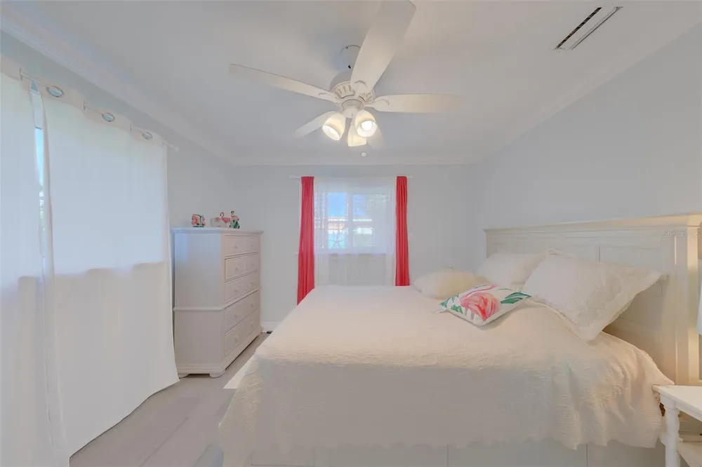 196 OVERBROOK DRIVE E Largo, FL 33770