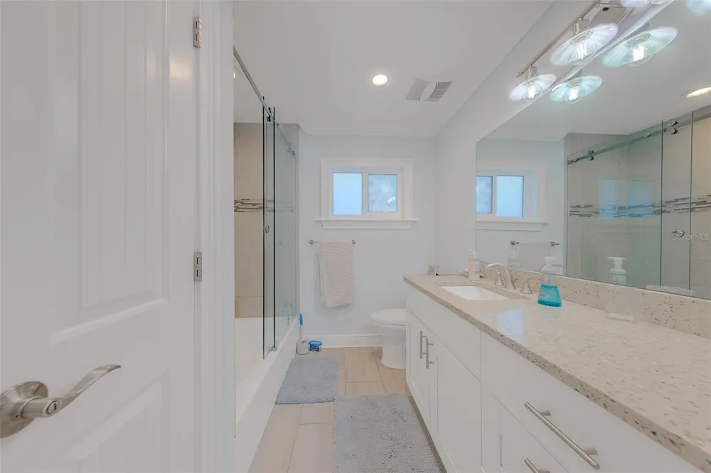 196 OVERBROOK DRIVE E Largo, FL 33770