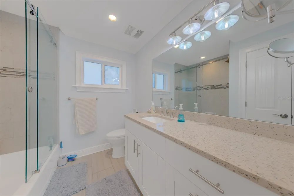 196 OVERBROOK DRIVE E Largo, FL 33770