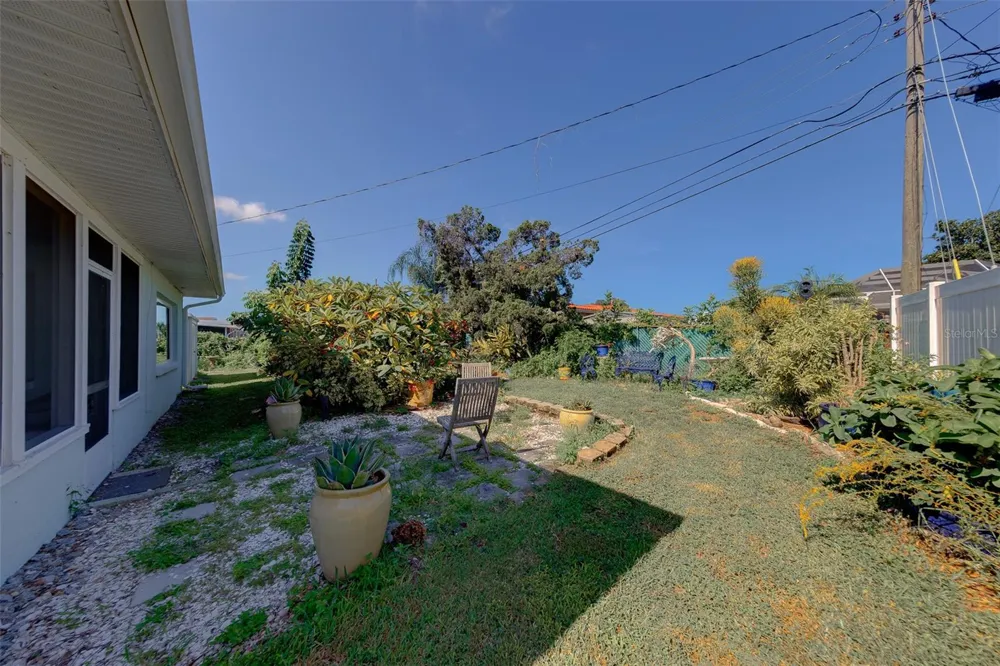 196 OVERBROOK DRIVE E Largo, FL 33770