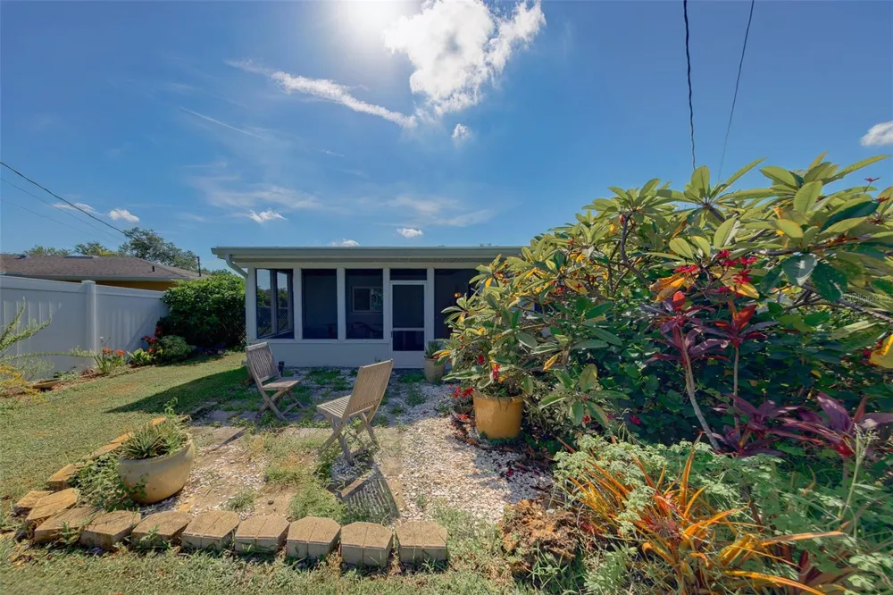 196 OVERBROOK DRIVE E Largo, FL 33770