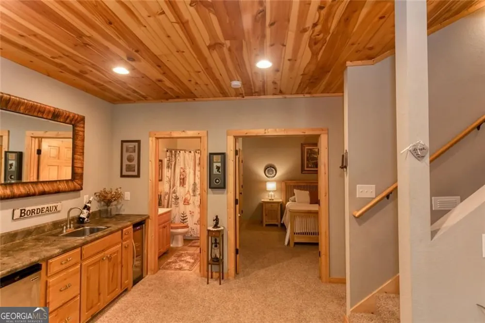 925 Zeppelin Strasse Helen, GA 30545