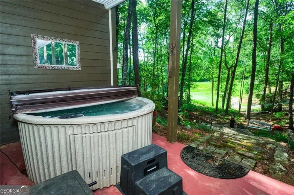925 Zeppelin Strasse Helen, GA 30545