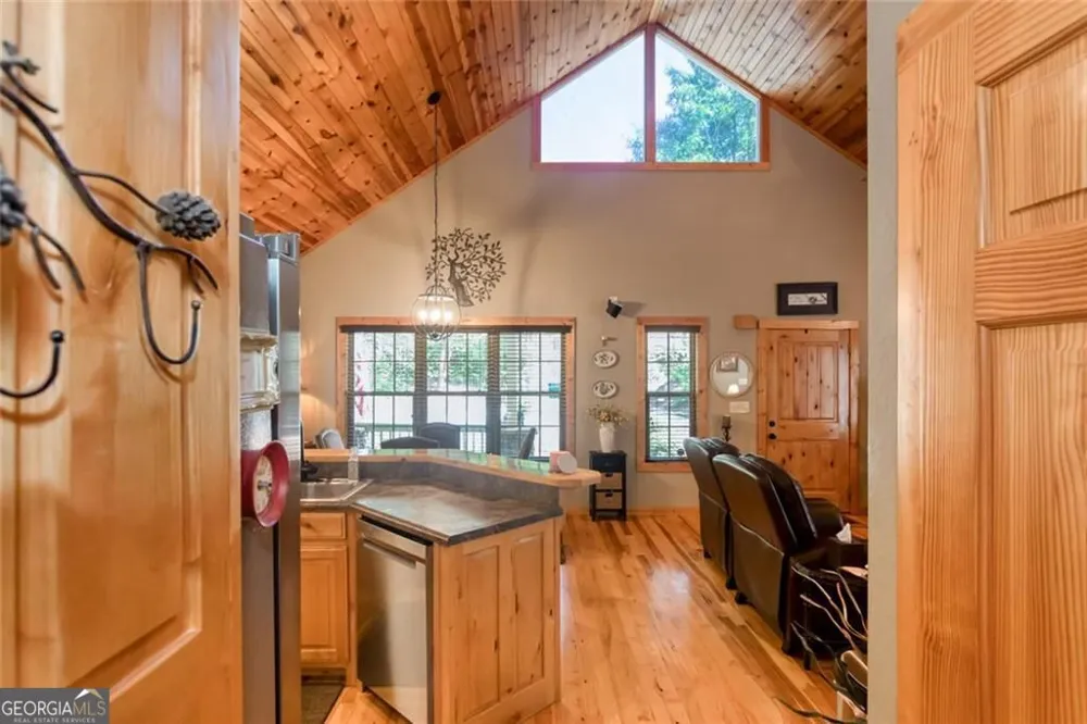 925 Zeppelin Strasse Helen, GA 30545