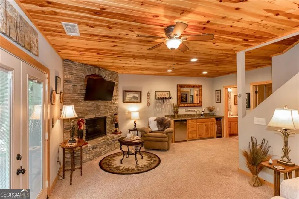 925 Zeppelin Strasse Helen, GA 30545