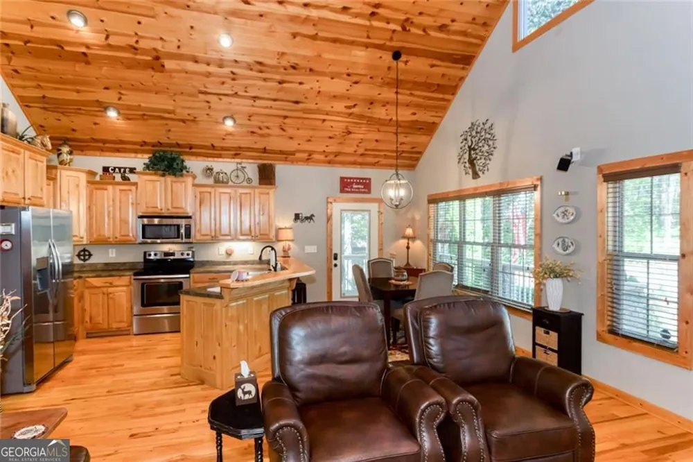 925 Zeppelin Strasse Helen, GA 30545