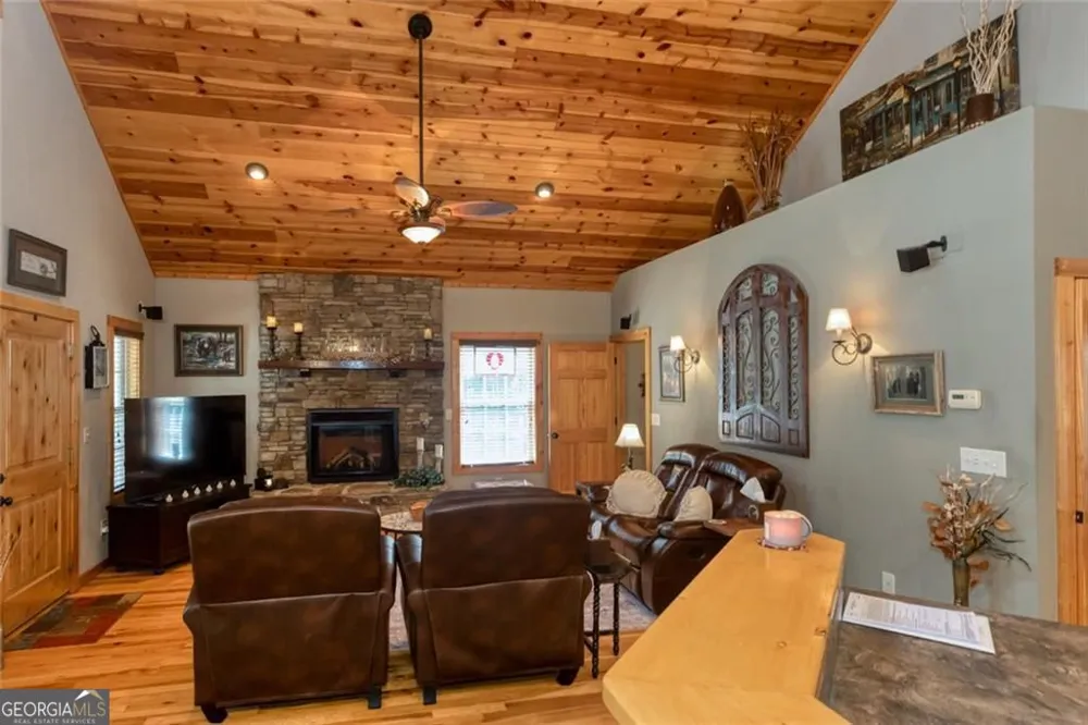 925 Zeppelin Strasse Helen, GA 30545
