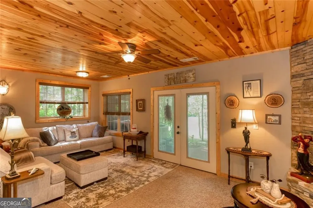 925 Zeppelin Strasse Helen, GA 30545