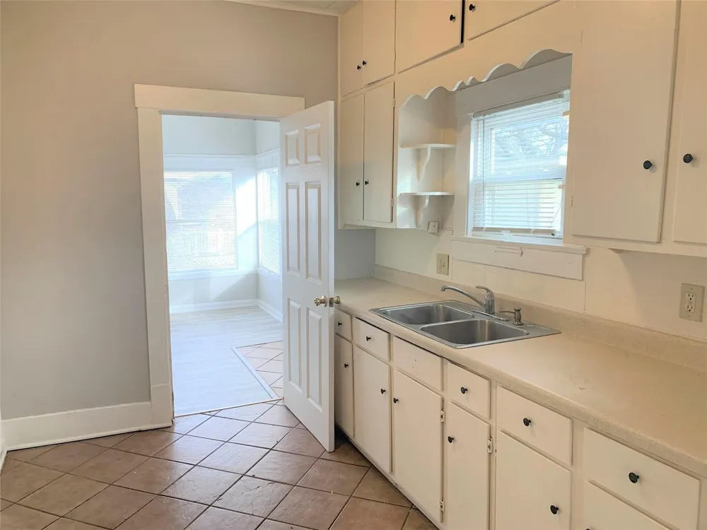 520 E Day Street Denison, TX 75021