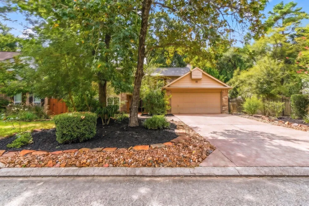 11 Thorn Berry Place The Woodlands, TX 77381