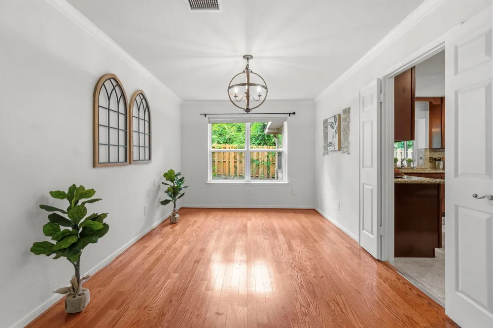 11 Thorn Berry Place The Woodlands, TX 77381