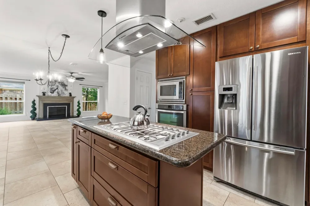 11 Thorn Berry Place The Woodlands, TX 77381