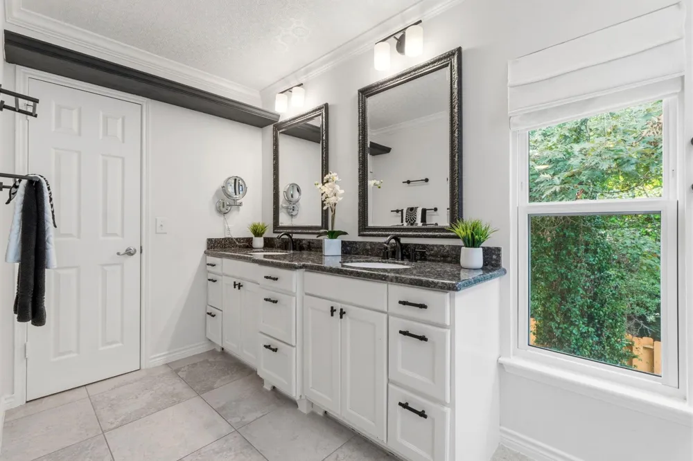 11 Thorn Berry Place The Woodlands, TX 77381
