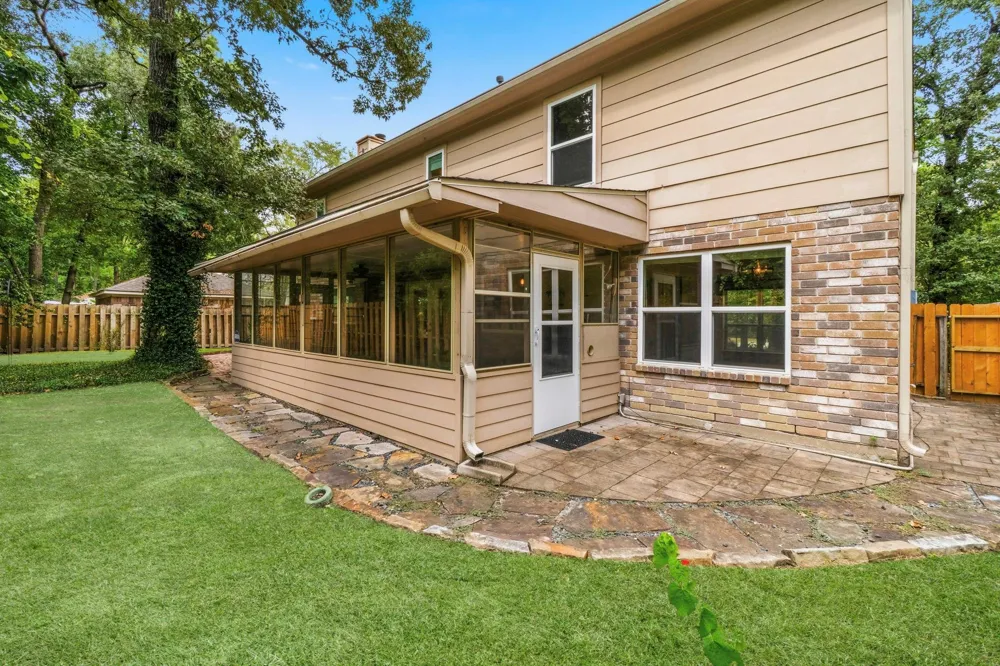 11 Thorn Berry Place The Woodlands, TX 77381