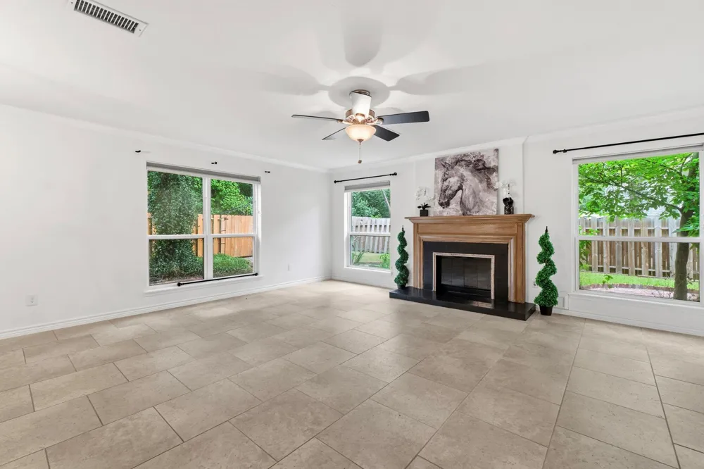 11 Thorn Berry Place The Woodlands, TX 77381