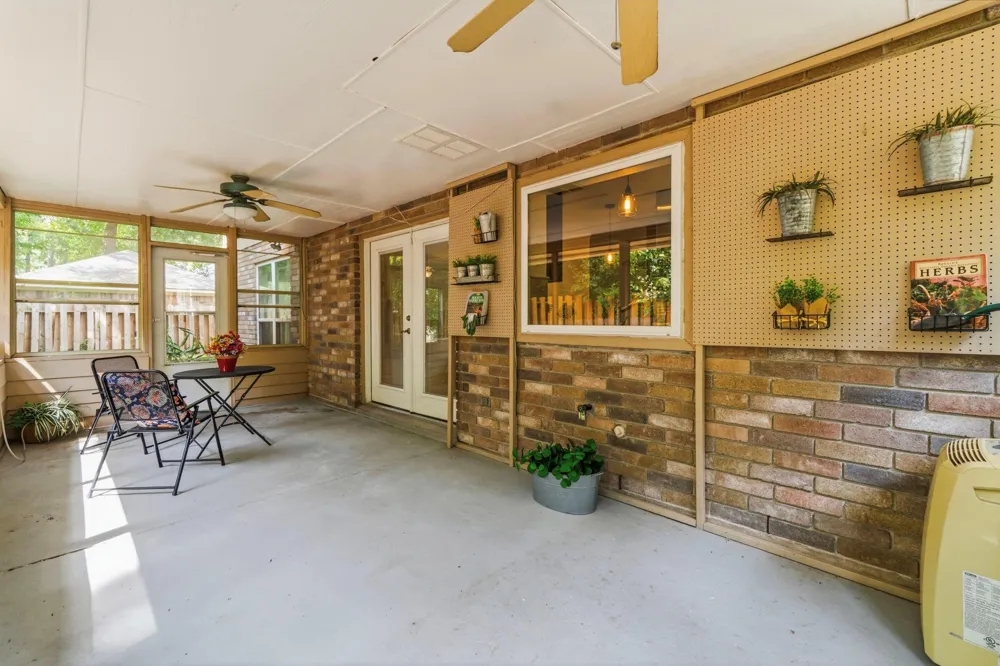11 Thorn Berry Place The Woodlands, TX 77381