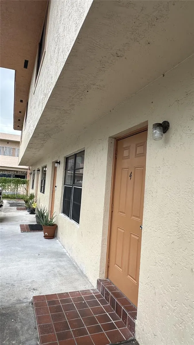 408 NE 18th Ave #4 Homestead, FL 33033
