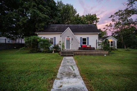 306 N Main St