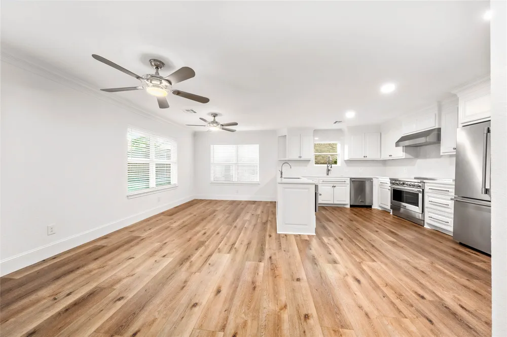 9916 Sandalwood Drive Woodway, TX 76712