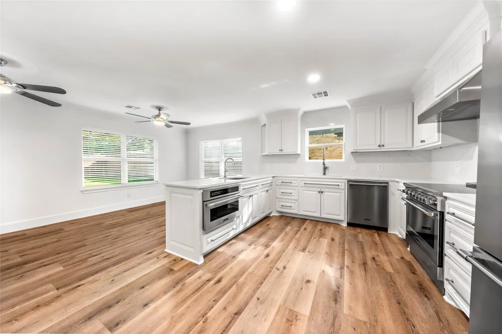 9916 Sandalwood Drive Woodway, TX 76712