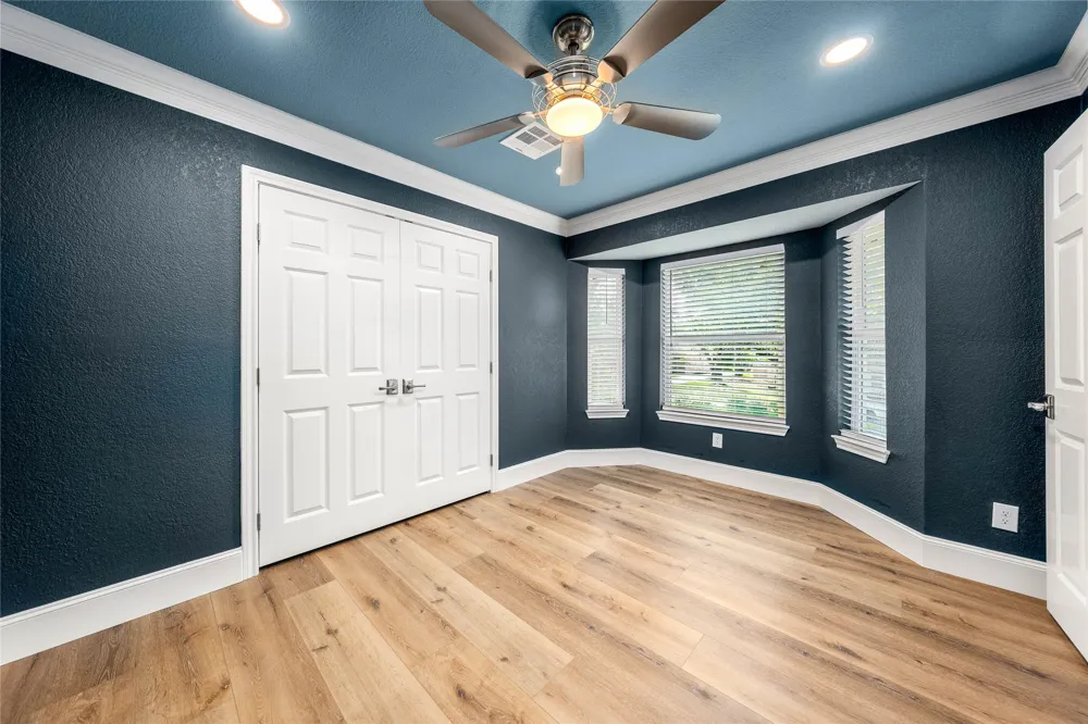 9916 Sandalwood Drive Woodway, TX 76712