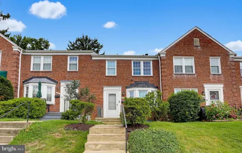 332 SMALL COURT