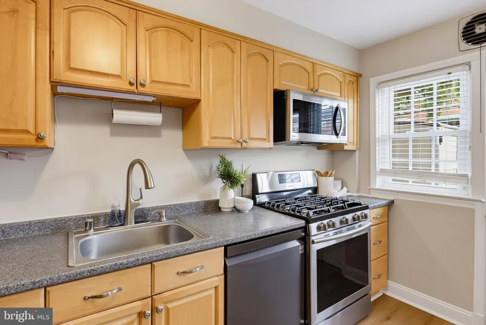 332 SMALL COURT Baltimore, MD 21228