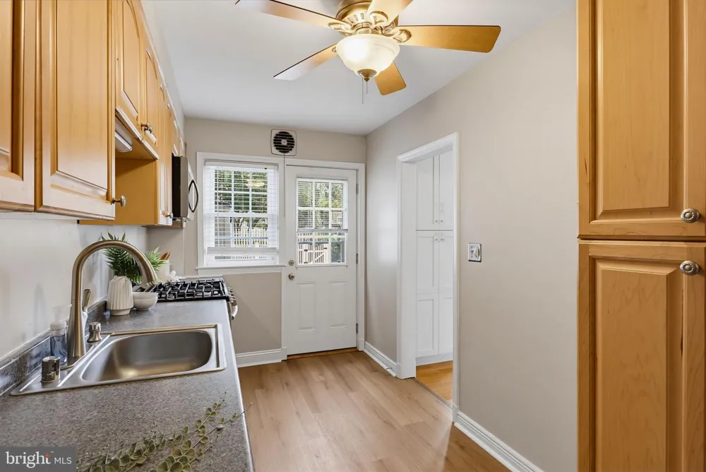 332 SMALL COURT Baltimore, MD 21228