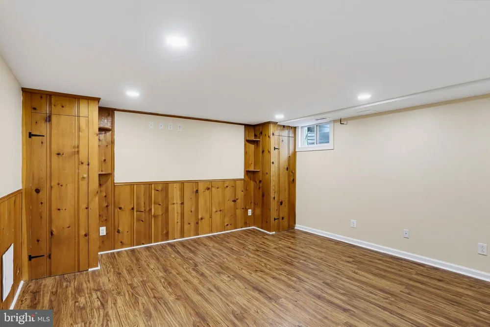 332 SMALL COURT Baltimore, MD 21228