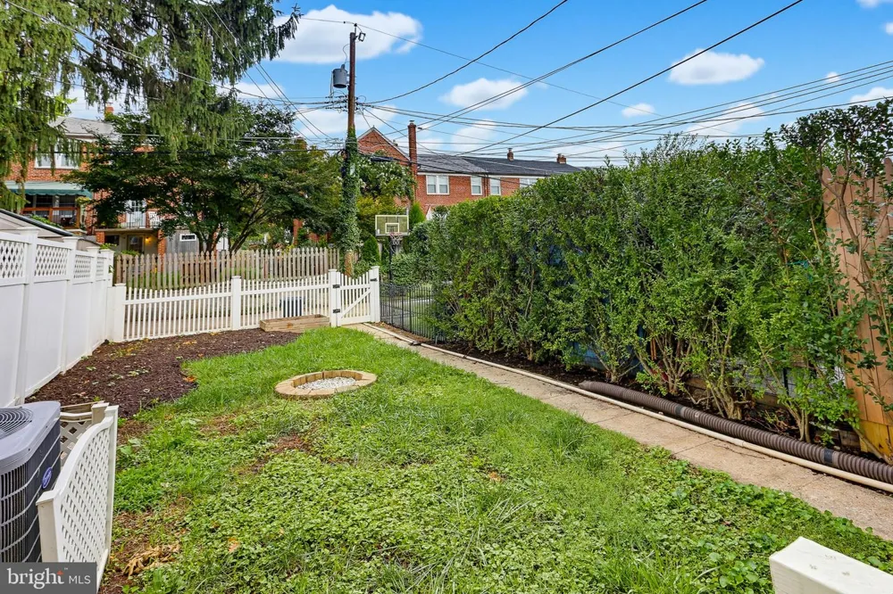 332 SMALL COURT Baltimore, MD 21228