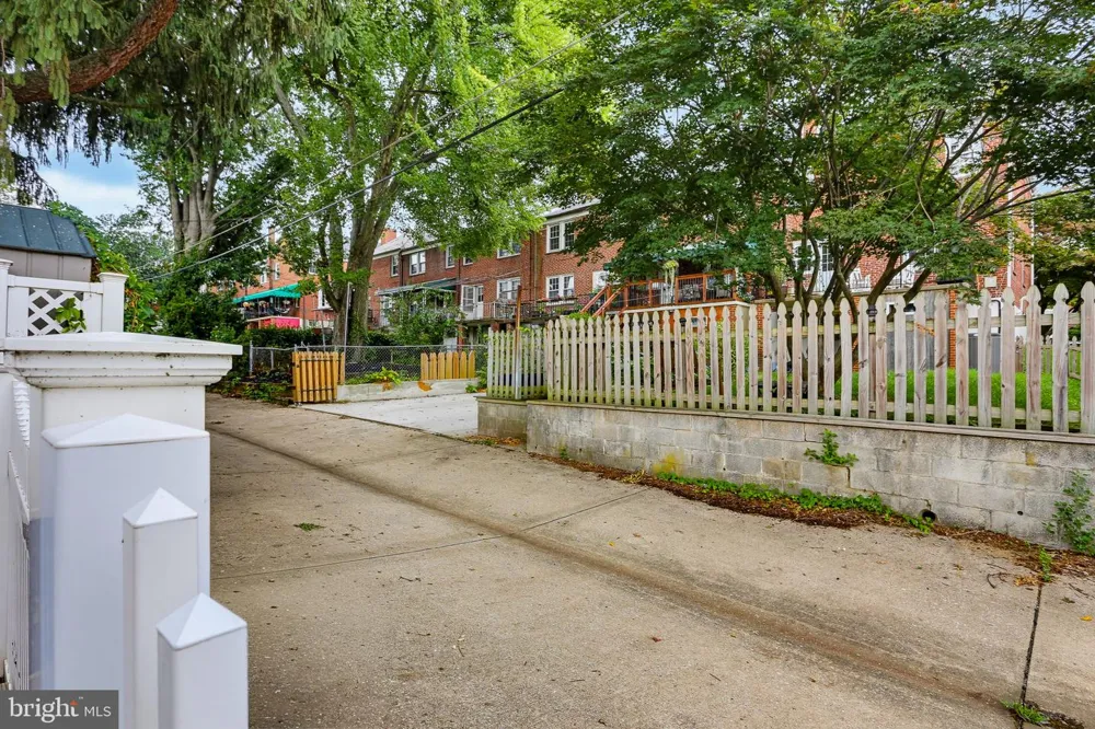 332 SMALL COURT Baltimore, MD 21228