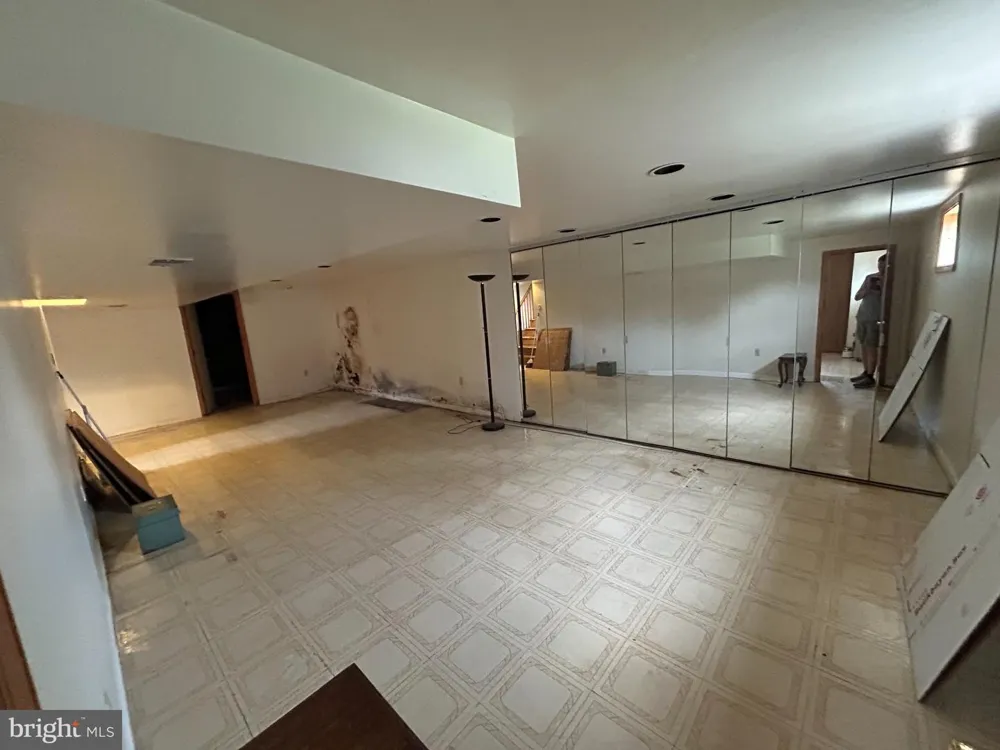 5907 2ND STREET S Arlington, VA 22204