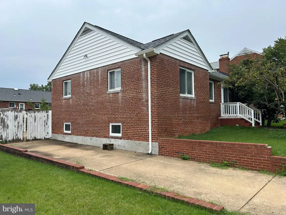 5907 2ND STREET S Arlington, VA 22204
