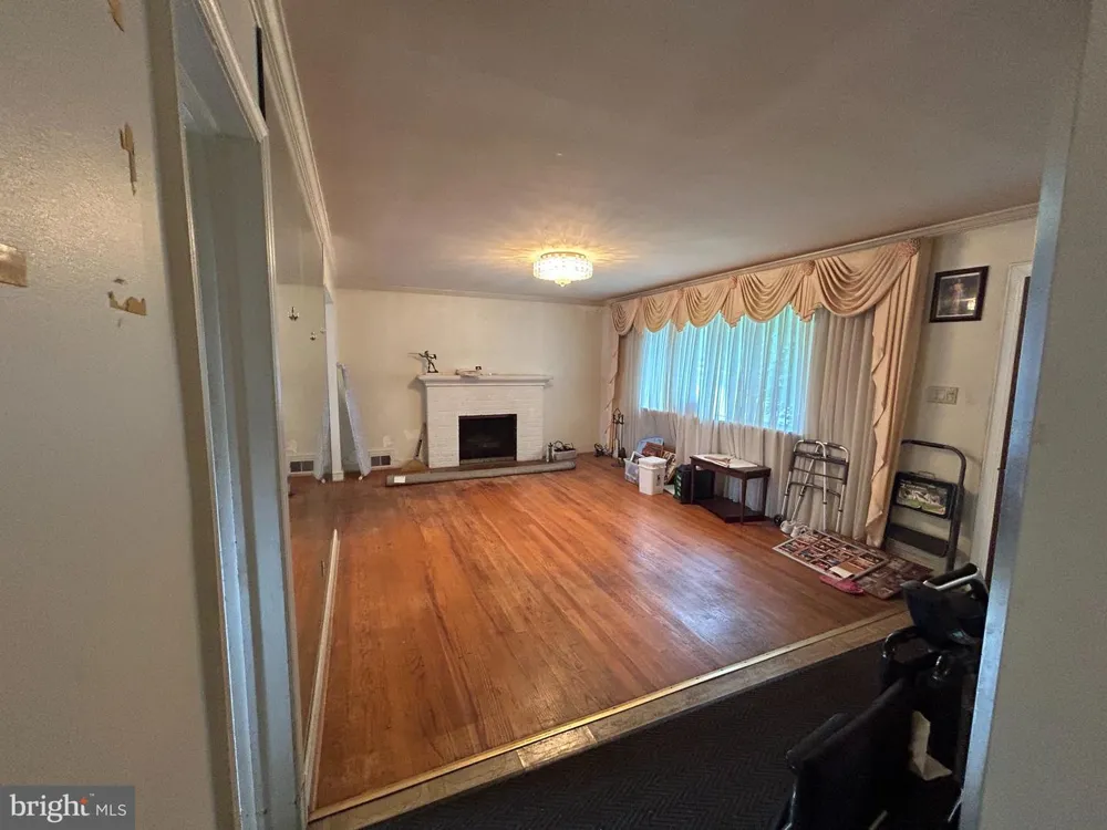 5907 2ND STREET S Arlington, VA 22204