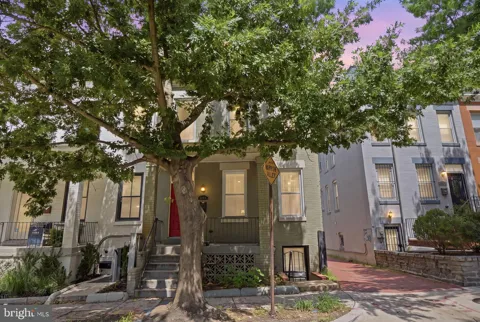 601 KENYON STREET NW #A