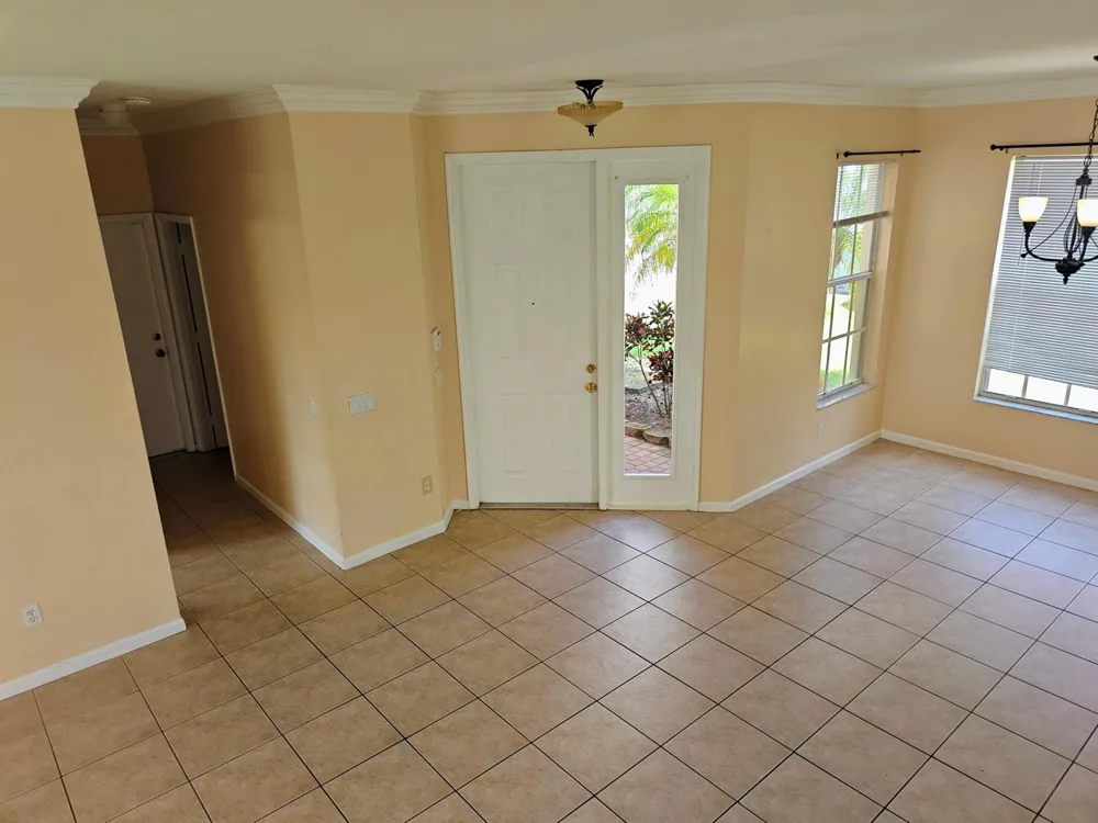 624 Garden Cress Trail Royal Palm Beach, FL 33411