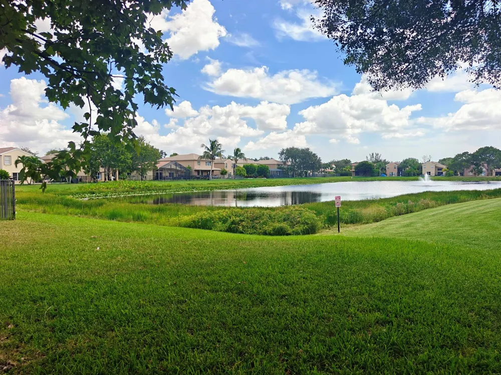 624 Garden Cress Trail Royal Palm Beach, FL 33411