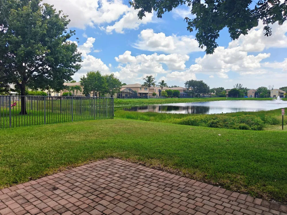 624 Garden Cress Trail Royal Palm Beach, FL 33411