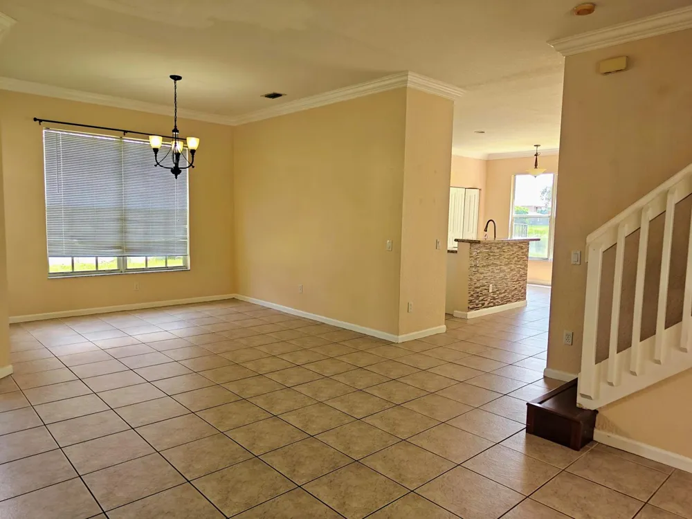 624 Garden Cress Trail Royal Palm Beach, FL 33411