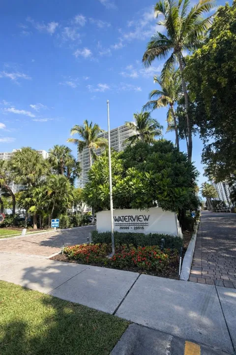 20505 E Country Club Dr #1037