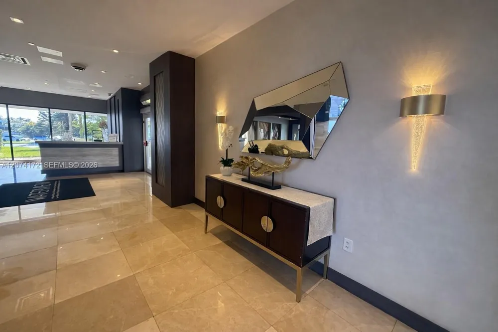 20505 E Country Club Dr #1037 Aventura, FL 33180