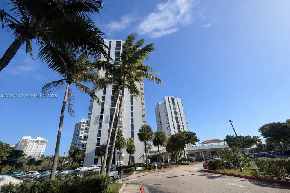 20505 E Country Club Dr #1037 Aventura, FL 33180