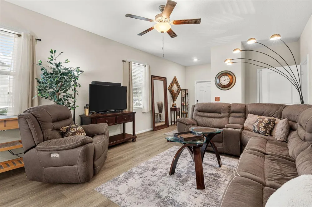 7201 SWEET ALYSSUM CT COURT Tampa, FL 33619