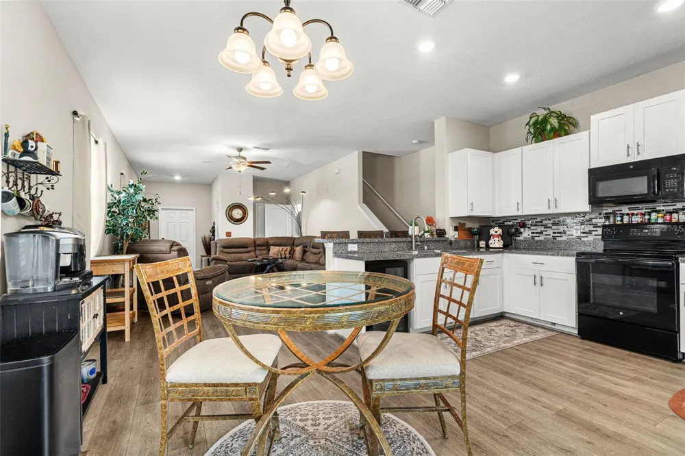 7201 SWEET ALYSSUM CT COURT Tampa, FL 33619