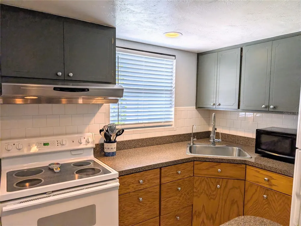 1531 LEISURE DRIVE #F-3 Bradenton, FL 34207