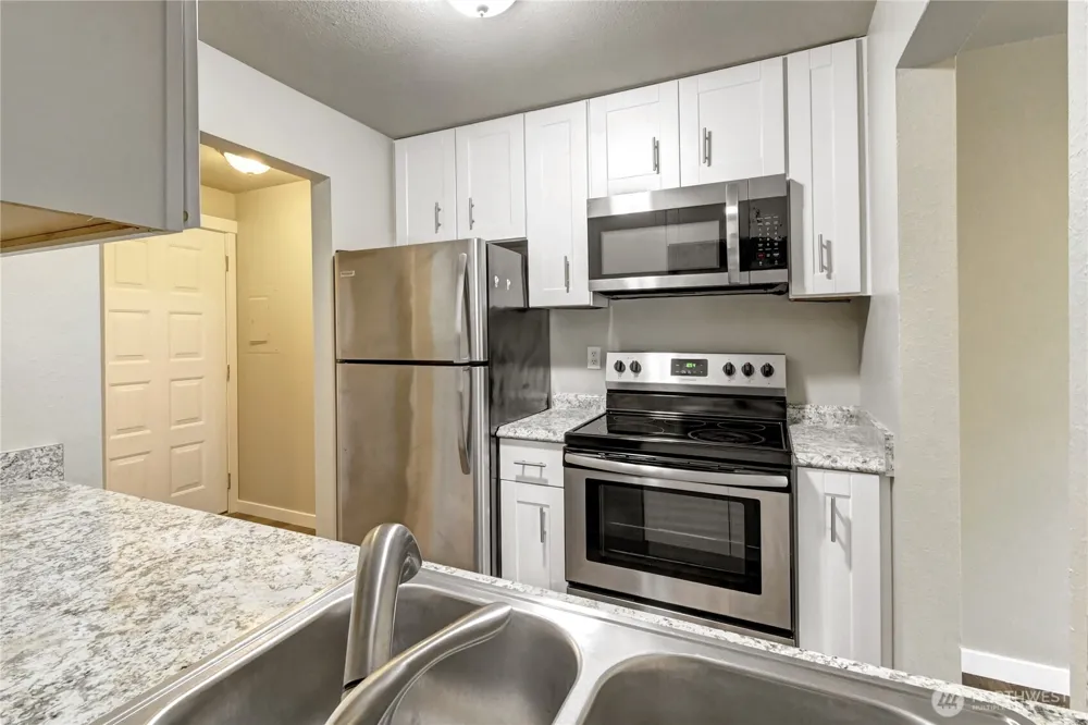 1102 8th Street NE #6 Auburn, WA 98002