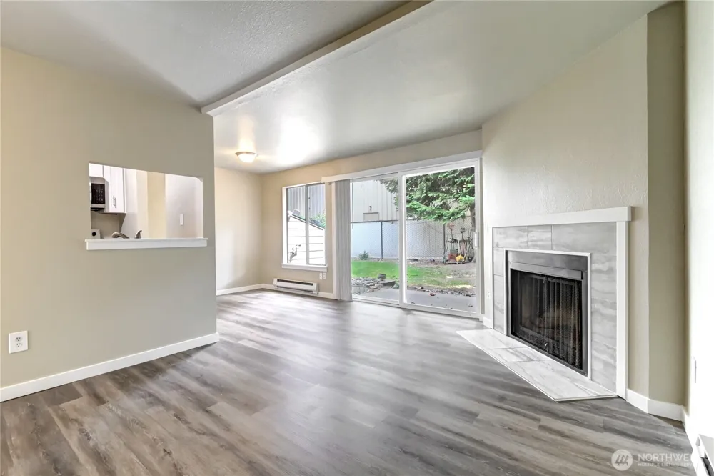 1102 8th Street NE #6 Auburn, WA 98002